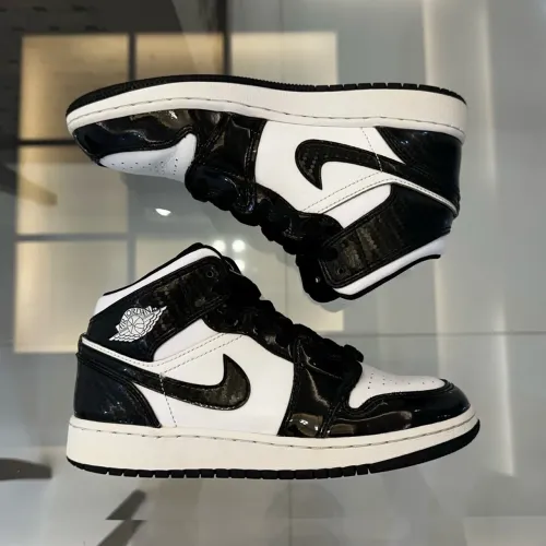 Tênis Nike Air Jordan 1 Mid Carbon Fiber Panda Preto e Branco Original