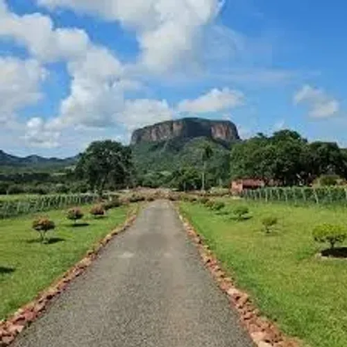 Vendo Casa Boa e três terrenos juntos em Cipolândia MS.     3.000m2