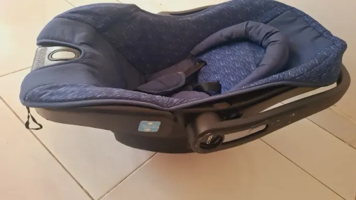 Vendo bebê conforto menino