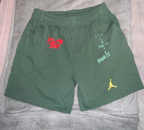 Shorts Jordan Travis Scott (curto)