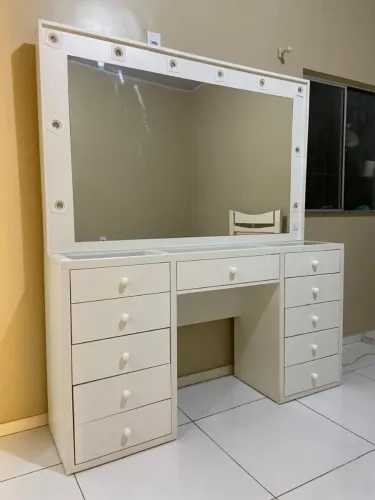 Penteadeira Camarim com Espelho, Gavetas e luz de Led.