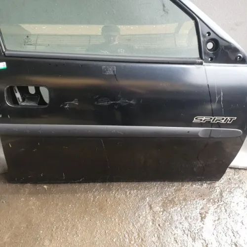 Porta dianteira direita Chevrolet Corsa Classic Spirit 2004