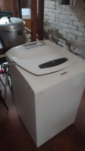 Lavadora de roupas pequena 