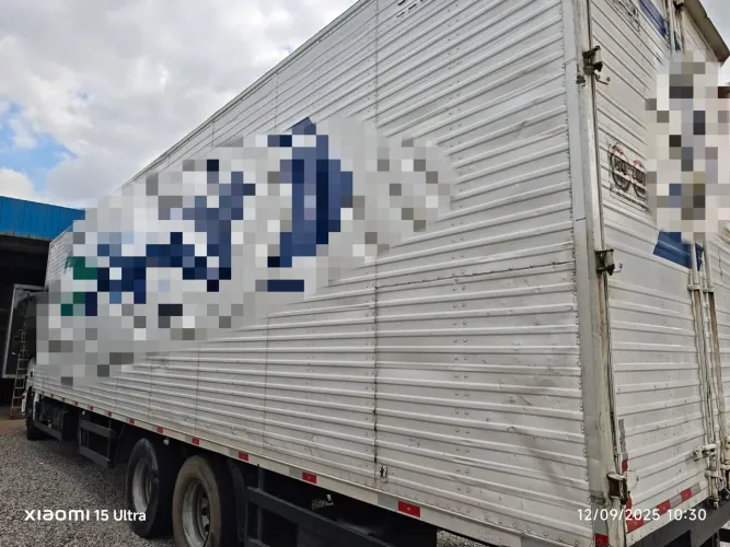 Baú de Caminhão 11.50 marca argi