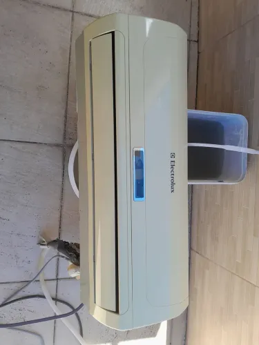 Só a evaporadora Split Electrolux Usado