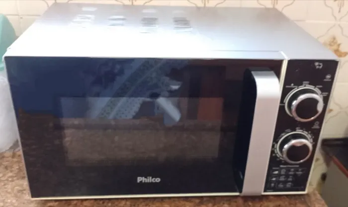 Micro-ondas Philco com Design Moderno e Funcional