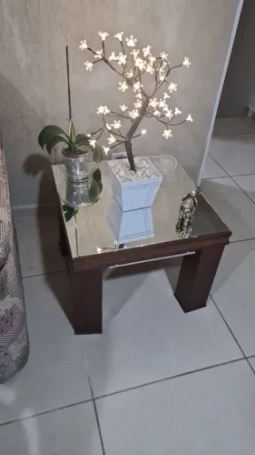 conjunto de mesas de centro e de cantoAs duas  espelhadas.