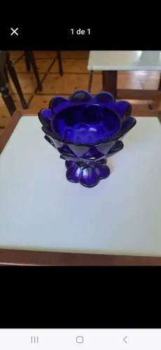 Antigo baleiro em formato de fruto em Opalina Azul 