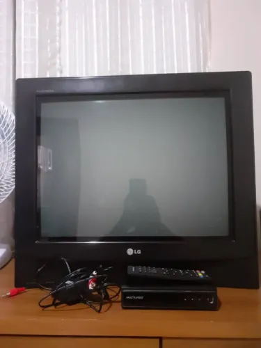 Televisão plana 21 polegadas