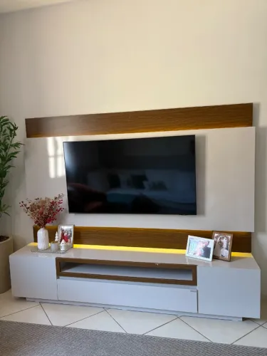 Vendo rack com painel de led Rudinick de 2,20. 900,00