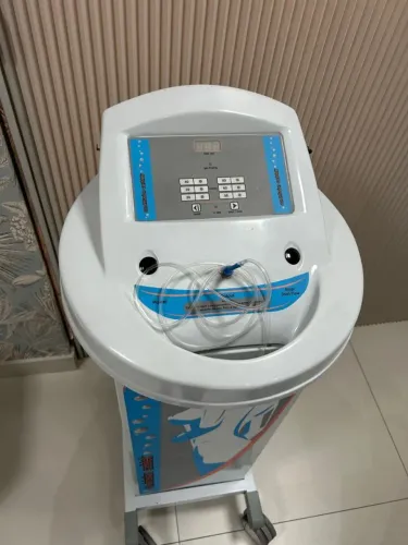 OPORTUNIDADE IMPERDÍVEL - APARELHO DE CARBOXITERAPIA