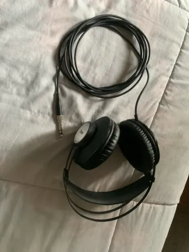 Fone de Ouvido AKG K72