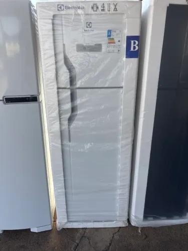 Geladeira Electrolux frost free nova