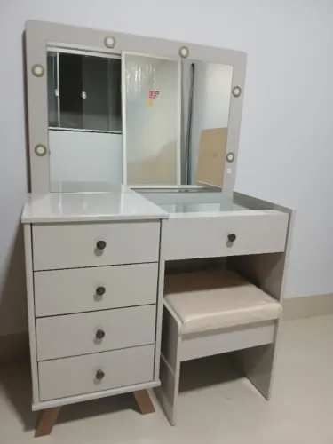 Penteadeira com banqueta