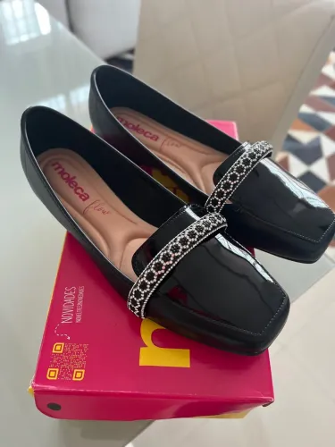 Sapatilha Moleca Preta com Detalhes Strass