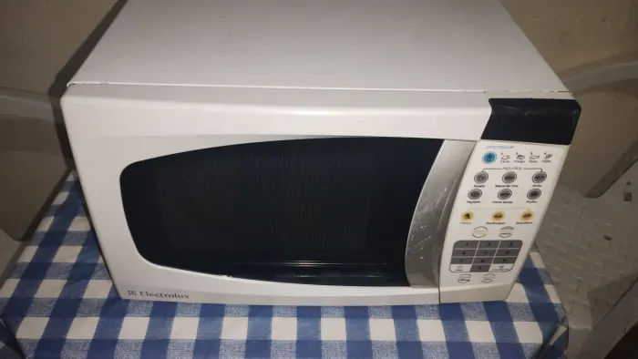 Microondas Eletrolux 18 litros