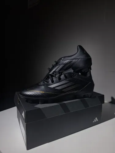 Chuteira F50 de campo