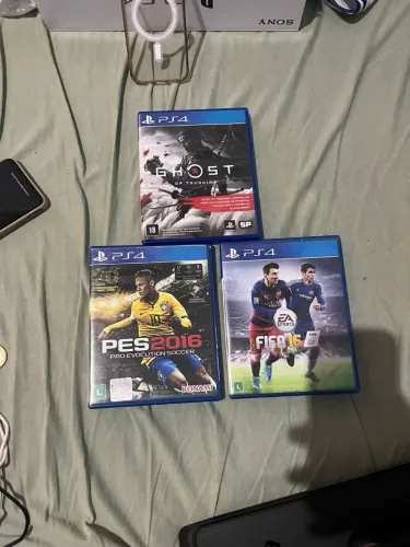 Vendo PS4 todo original 