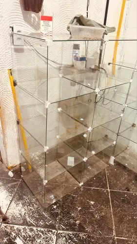 Vendo 2 balcões de vidros