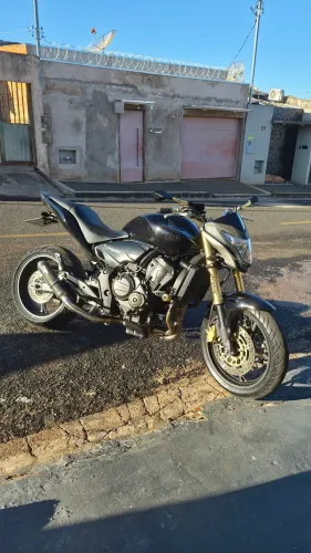 Vendo escape hornet 08 a 14