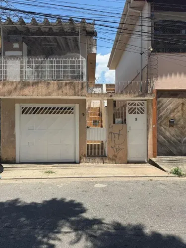 SOBRADO ESPAÇOSO COM 3 DORMITÓRIOS E ÁREA GOURMET PRÓXIMO AO METRÔ VILA DAS BELEZAS