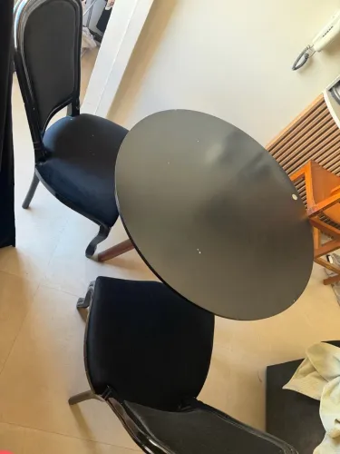 Mesa com 1 cadeira 