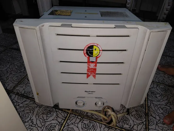 Vendo dois ar condicionado um de caixa e um split