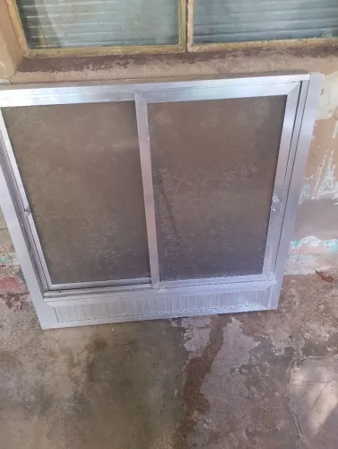 Porta de correr para balcão de cozinha 