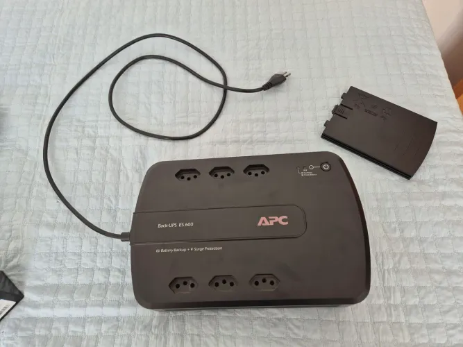 Nobreak APC Preto 600Va Com Bateria Elgin 