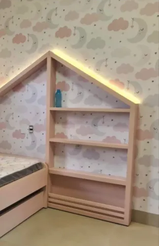 Cabeceira infantil formato casinha