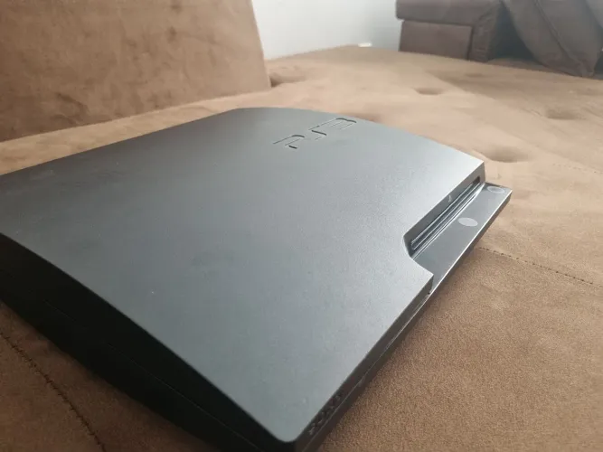 PS3 Slim Bloqueado com 1 jogo (FINAL FANTASY XIII). NAO ACOMPANHA CONTROLE