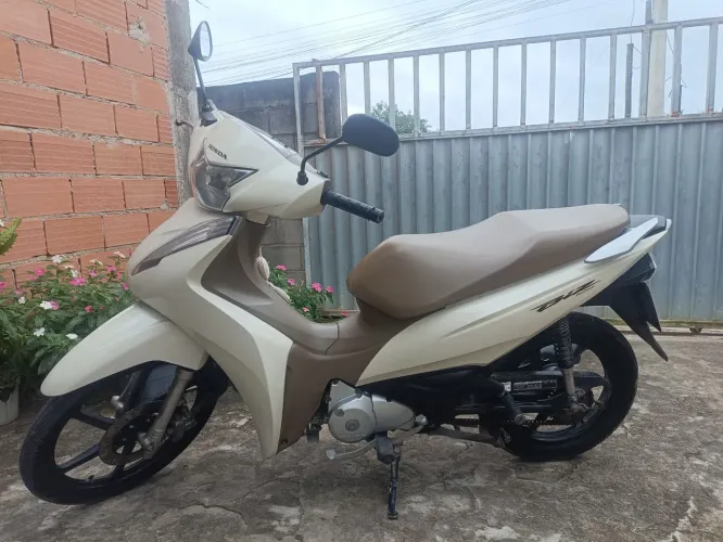 Honda Biz 125 EX - 2019 / Cor Branca