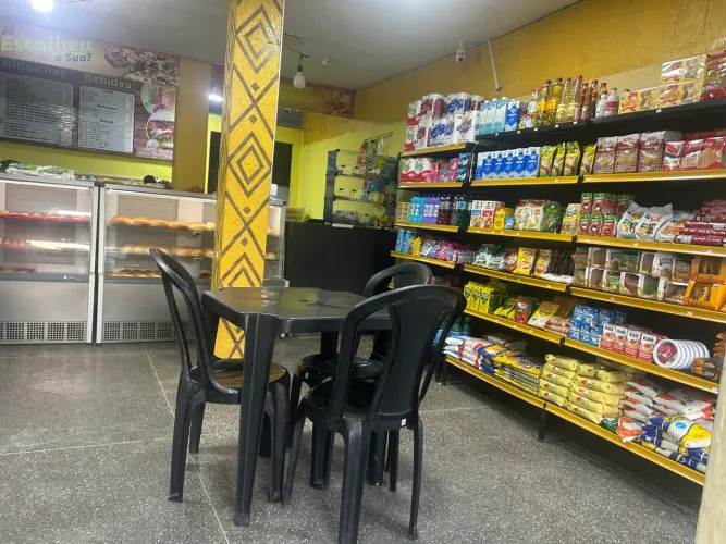 Vende uma padaria e lanchonete 