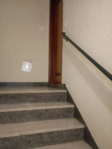 Alugo apartamento no alto da Lapa , ótima localização próximo ao centro comercial da Lapa 