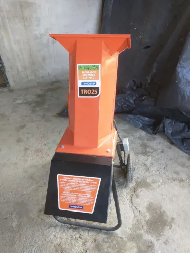 TRITURADOR ORGÂNICO ELÉTRICO 