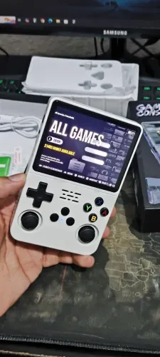 Console Portátil R36S