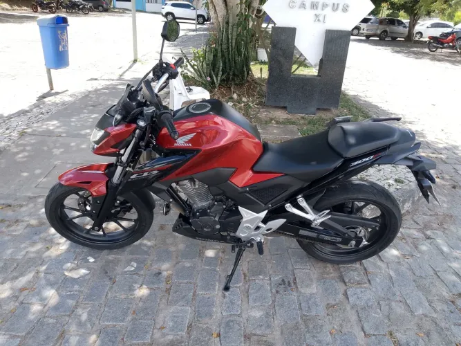 CB Twister 300cc