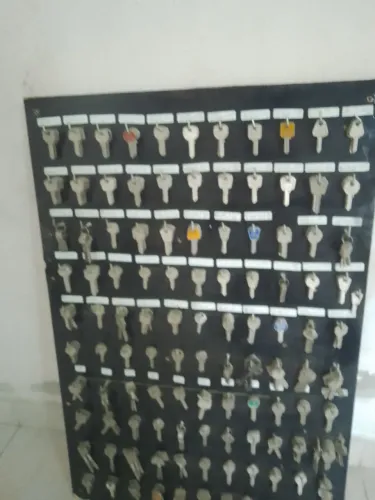 Vendo painel com 600 chaves virgem 
