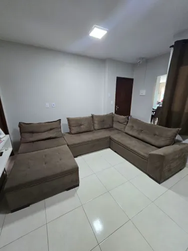 Lindo sofá de canto 7 lugares marrom