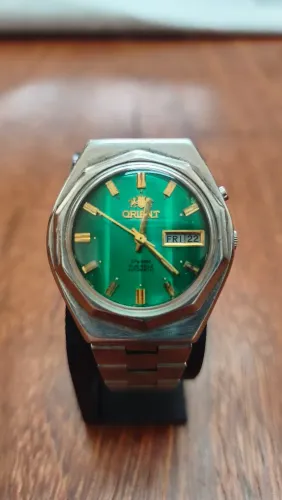 Relógio Orient Automático Vintage Verde Metálico detalhe Persiana na Vertical