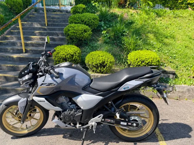 Yamaha FZ15 ABS 2026/2026 - Cinza - 450 km - Com garantia de fábrica