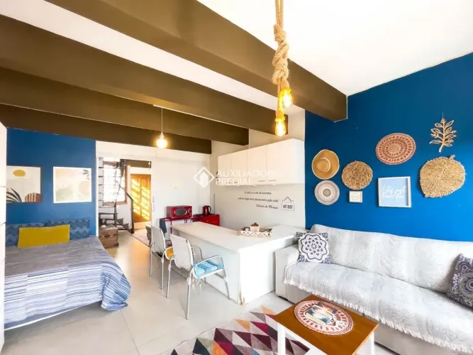 COBERTURA TRIPLEX NA CIDADE BAIXA MOBILIADA E DECORADA COM 2 SUÍTES