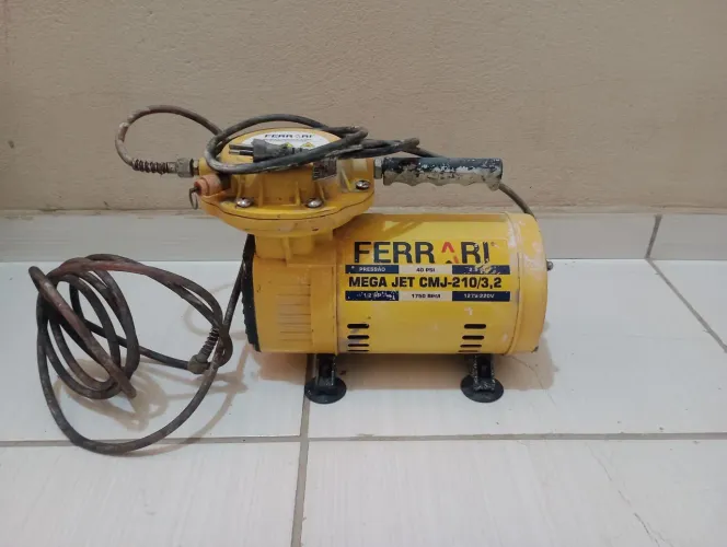 Compressor pequeno de ar direto FERRARI MEGA JET CMJ-210/3, 2 127v 220v.