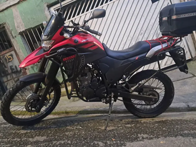 Vendo ou troco Lander 250