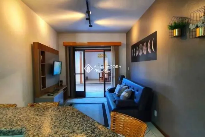 Auxiliadora Predial aluga, apartamento 2 dormitórios, 1 banheiro social, area externa com