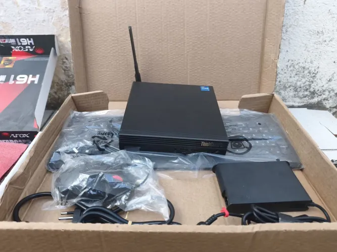 Mini Thinkcentre M70Q Lenovo i7 13700t/16gb/256gb W11pro
