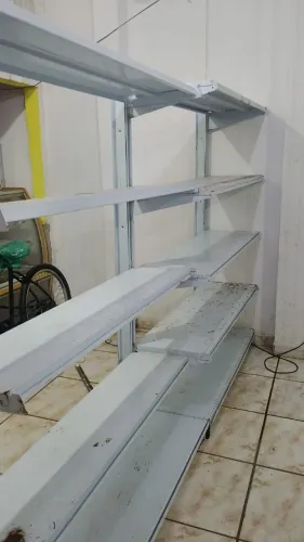 Prateleiras de mercado 