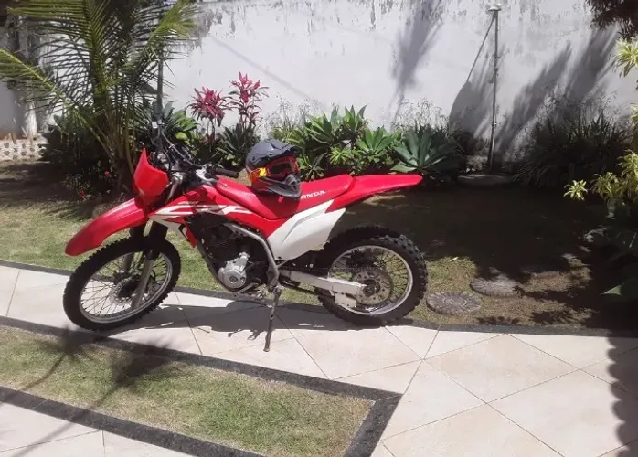 Vende-se *. Nova.CRF250F.