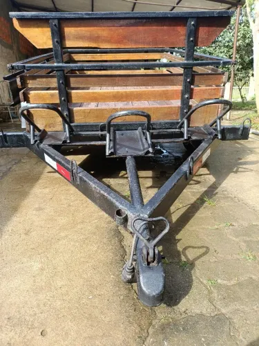 Carretinha emplacada mixta carga e motos