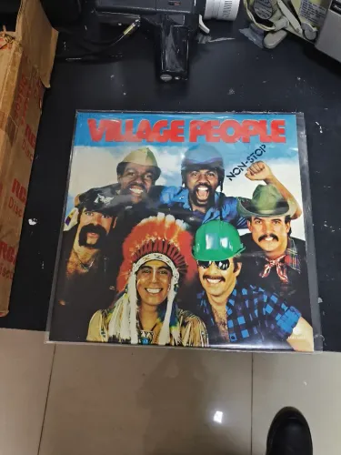 Disco de vinil Village people no stop 